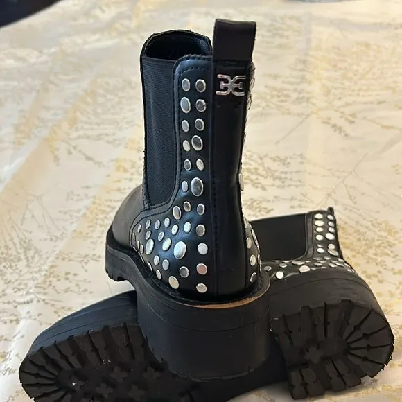 Sam Edelman | Jayln Silver Studded Lug Sole Chelsea Black Boot, Excellent | US 7