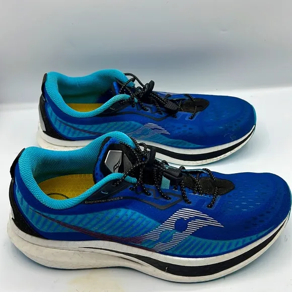Saucony shoes for men size 10.5” in excellent condition.