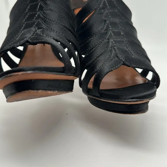 Schutz Strappy Black Satin Leather Casual Party High Heels Shoes Sandals Size 7B