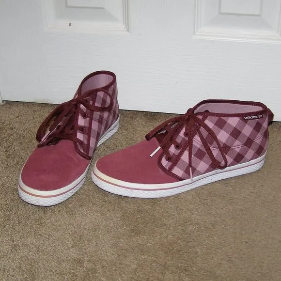size 9 Ladies ADIDAS Suede &amp; textile Casual shoes
