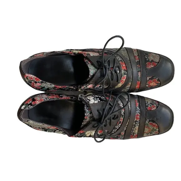 Socopy Retro Vintage Style lace Up Flower Embroidered Fabric Leather Heeled Shoe