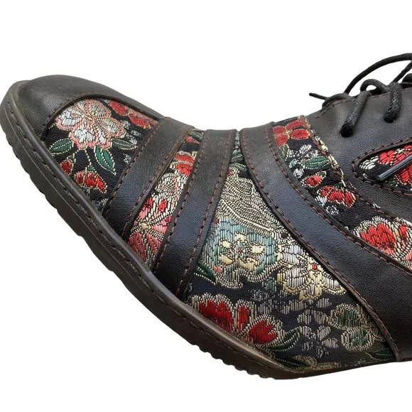 Socopy Retro Vintage Style lace Up Flower Embroidered Fabric Leather Heeled Shoe