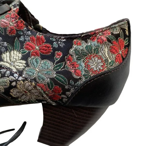Socopy Retro Vintage Style lace Up Flower Embroidered Fabric Leather Heeled Shoe