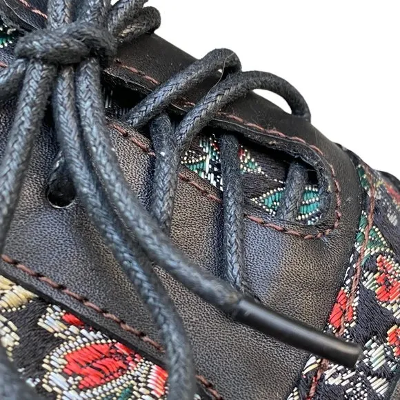 Socopy Retro Vintage Style lace Up Flower Embroidered Fabric Leather Heeled Shoe