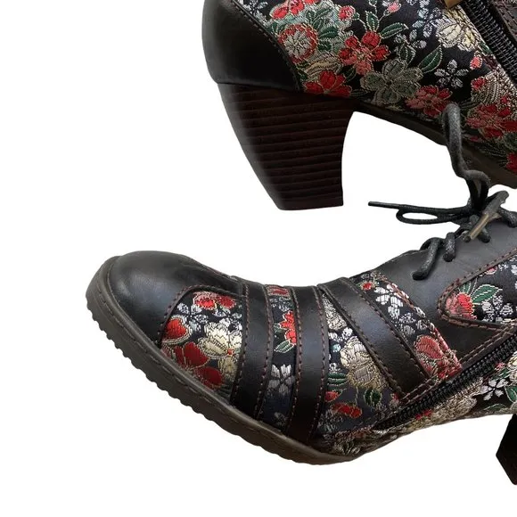 Socopy Retro Vintage Style lace Up Flower Embroidered Fabric Leather Heeled Shoe