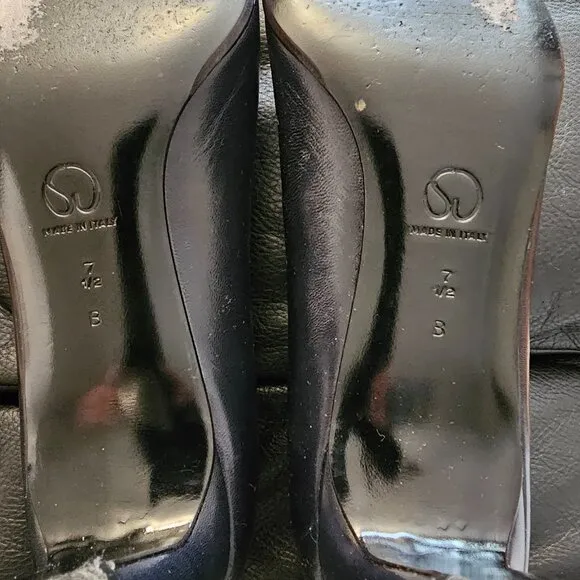 St. John Pumps St. John Collection Italian Leather Pumps Women's Size 7.5 B