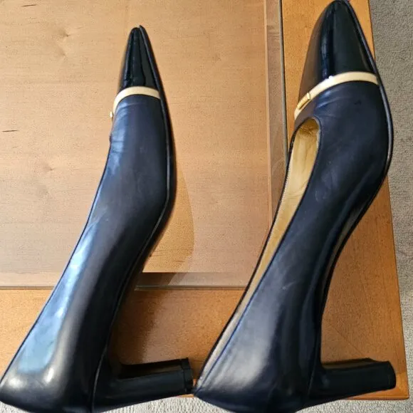 St. John Pumps St. John Collection Italian Leather Pumps Women's Size 7.5 B