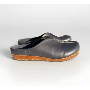 Stegmann Women’s Shoes Outdoor Size 10.5 Dark Navy Blue Leather Clog