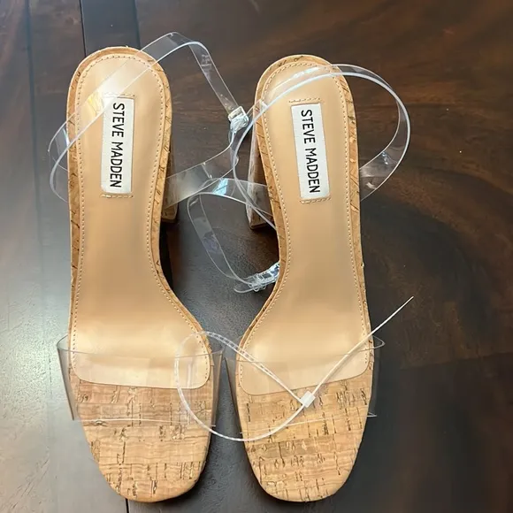 Steve Madden Lessa Platform Ankle Strap Sandal.