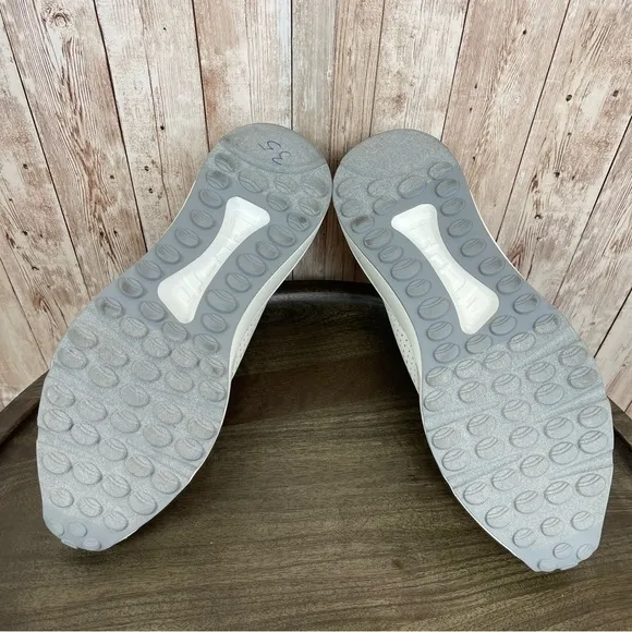 Steve Madden Perforated Reflective Leather Sneaker Size 9.5 Women