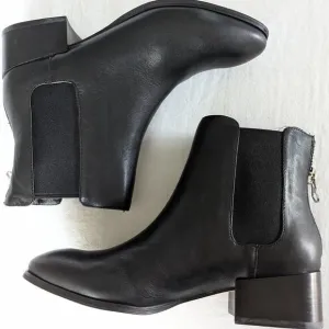 Steve Madden Size 8.5 Boots Chelsea Leather Office Party Concert School Fall