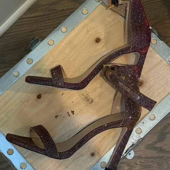 Stuart Weitzman Burgundy Glitter Heels – Size 7