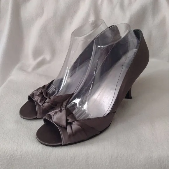 Stuart Weitzman Dark Silver Satin Shoes 10 M Peep Toe Heels