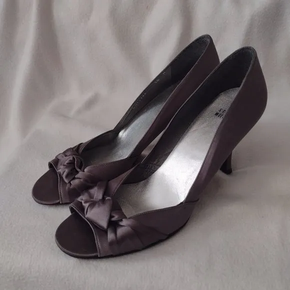 Stuart Weitzman Dark Silver Satin Shoes 10 M Peep Toe Heels