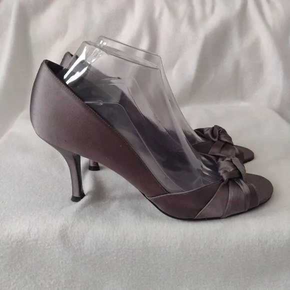 Stuart Weitzman Dark Silver Satin Shoes 10 M Peep Toe Heels