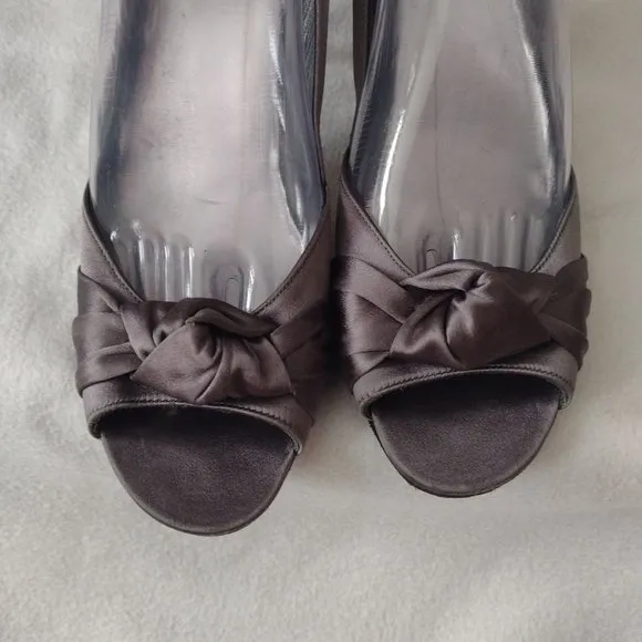 Stuart Weitzman Dark Silver Satin Shoes 10 M Peep Toe Heels