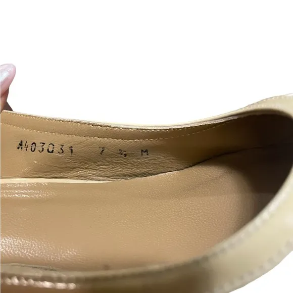 Stuart Weitzman Ivory Cushy Calfskin Heels Pumps