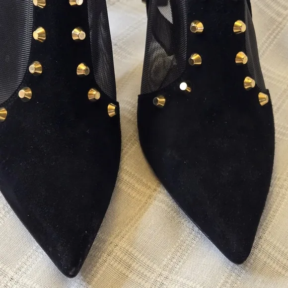 Stuart Weitzman Saunter Black Pointed‎ Stiletto Size 8.5M Suede Gold Studded EUC