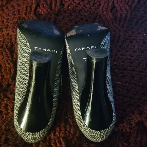Tahari Mary Jane Hoodstooth Pattern Leather 4&quot; heel. Size 9.5