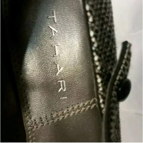 Tahari Mary Jane Hoodstooth Pattern Leather 4&quot; heel. Size 9.5