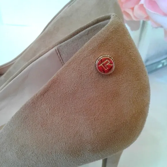 Taryn Rose beige pink suede leather shoes pumps
