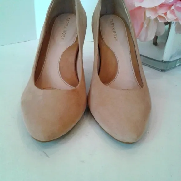 Taryn Rose beige pink suede leather shoes pumps