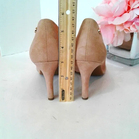Taryn Rose beige pink suede leather shoes pumps