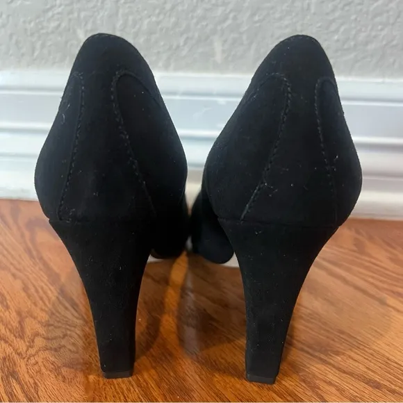 TARYN ROSE WOMEN'S BLACK SUEDE  PUMPS SIZE 8.5M PATSY STYLE