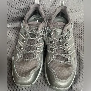 The North Face Hedgehog Fastpack II Mens Hiking Shoes Black/Dark Shadow Grey Sz9