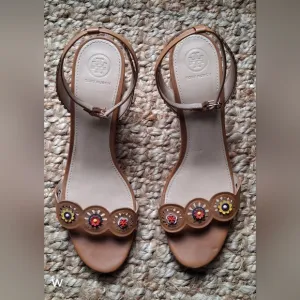 Tory burch marguerite leather lasercut accents low hill sandals size 10