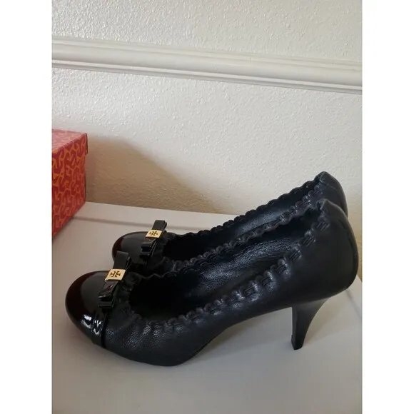 Tory Burch Romy Ribbon Original Pumps Heels Black Leather Shoes Sz 8.5 in Box