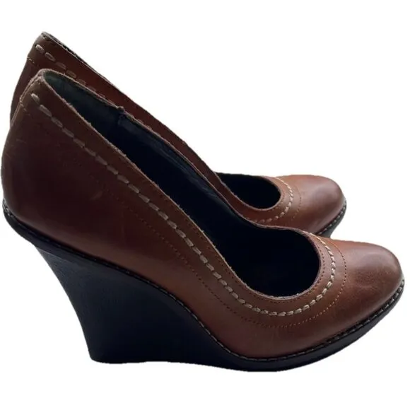 True Religion Platform Wedge Pump Wedge Shoes Sz 9 TRO 46100-42R Black Leather