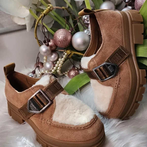 Ugg Ashton Shoe Suede Women shoes size7 new