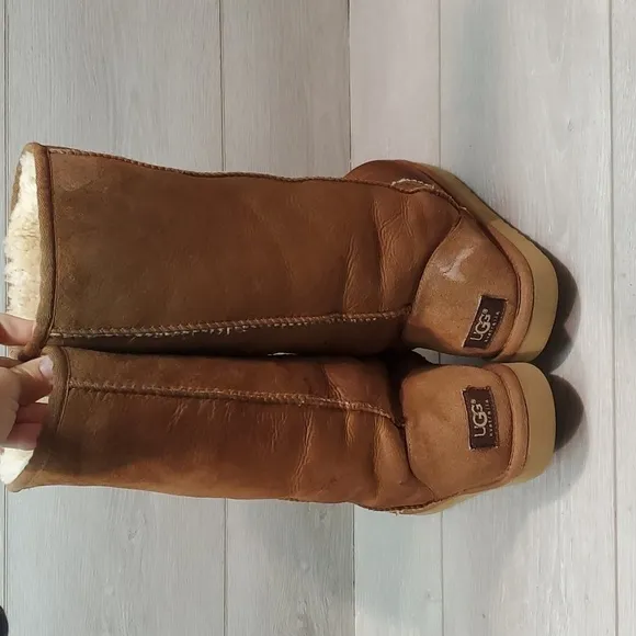 Ugg Australia Women 5815 Tall Leather Sheepskin Boots shoes sz 9