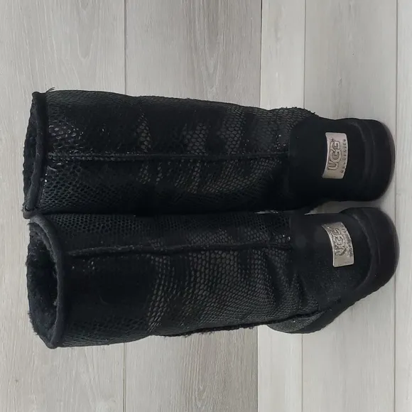 Ugg Australia Women 5864 Tall Boots Shoes sz 6