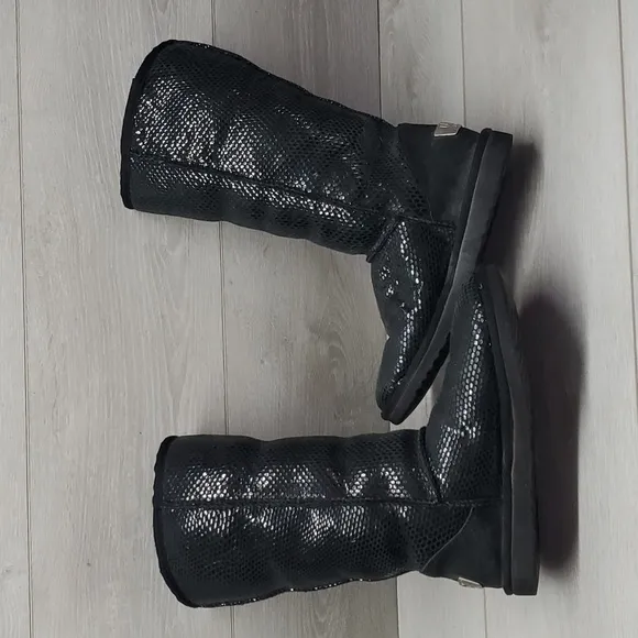 Ugg Australia Women 5864 Tall Boots Shoes sz 6