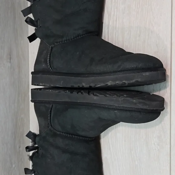 Ugg Australia Women Leather Bow Sheepskin Boots shoes sz 10