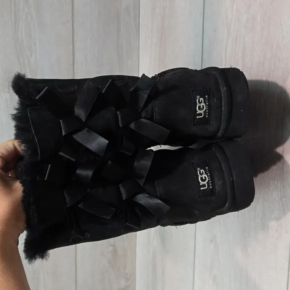 Ugg Australia Women Leather Bow Sheepskin Boots shoes sz 10