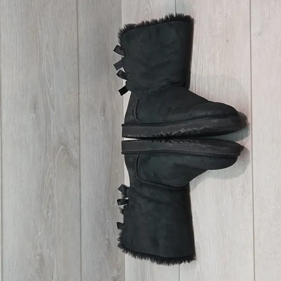 Ugg Australia Women Leather Bow Sheepskin Boots shoes sz 10