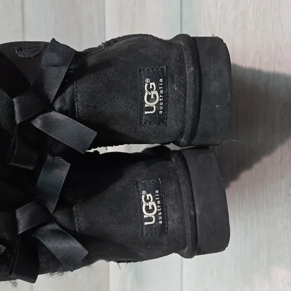 Ugg Australia Women Leather Bow Sheepskin Boots shoes sz 10