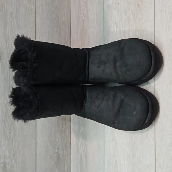 Ugg Australia Women Leather Bow Sheepskin Boots shoes sz 10