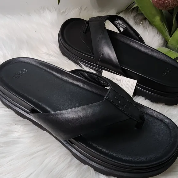 Ugg Capitola Mens Flip shoes size10 new