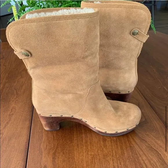 UGG Women Ankle Boot Bootie Tan Suede Sheepskin