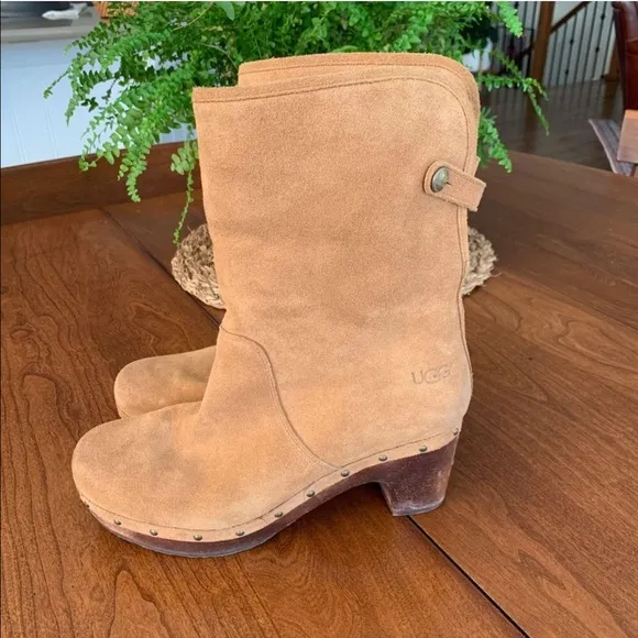 UGG Women Ankle Boot Bootie Tan Suede Sheepskin