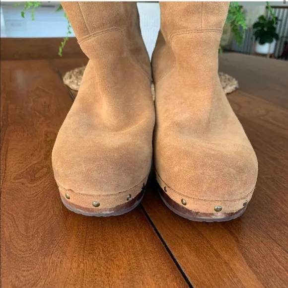 UGG Women Ankle Boot Bootie Tan Suede Sheepskin
