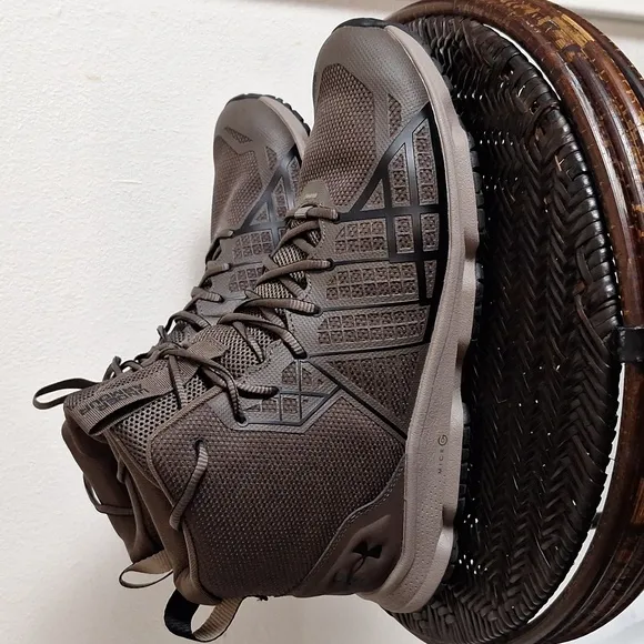 Under Armour Men's Brown High-Top Shoes Size 11