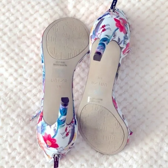 Unisa Floral Satin Sandals In White Multi Size 9 NWT