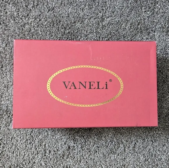 Vaneli Marice Women's Black Suede Pumps NEW size 8.5 WIDE