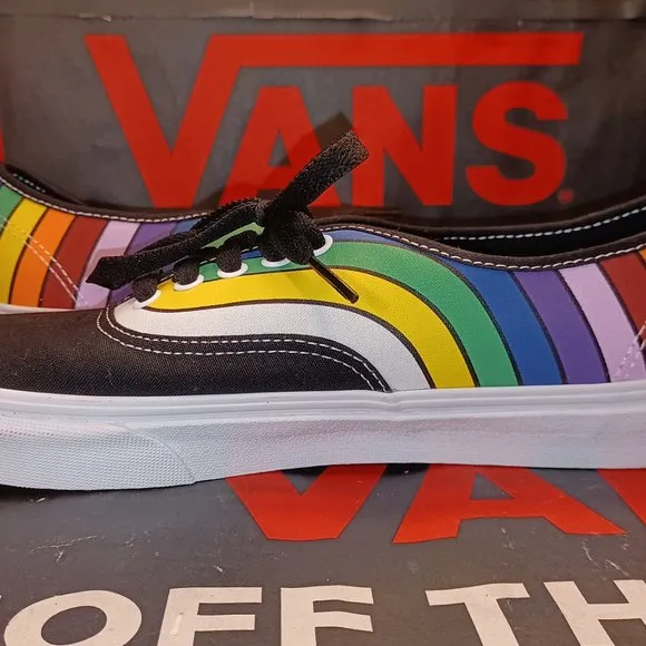 VANS Authentic Refract Rainbow Pride Black /Multi Men's 5.5/Women 7 VN0A2Z5IWN71