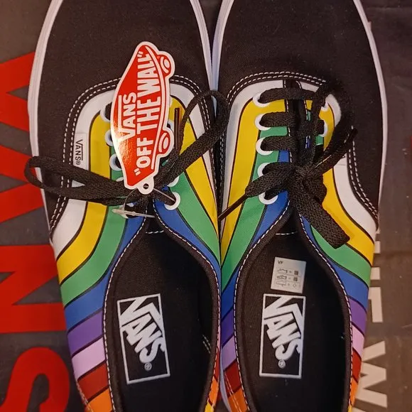 VANS Authentic Refract Rainbow Pride Black /Multi Men's 5.5/Women 7 VN0A2Z5IWN71